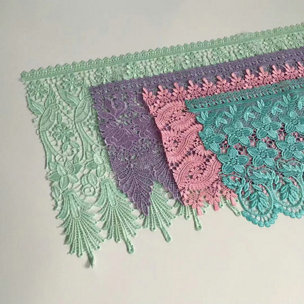 White Floret Cotton With Wavy Edges Lace Trim